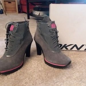 DKNY Britten shoe size 9